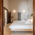 Story House -
