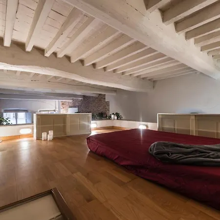Story House -